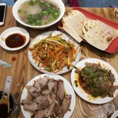 Qinchuanmingchiroujiamo (jichangzong) User Photo