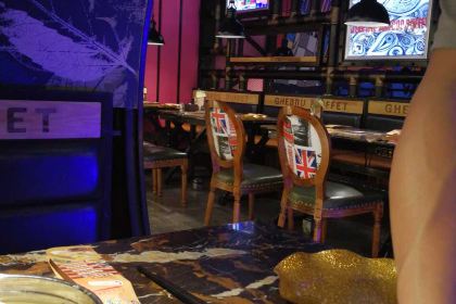 Jibuluniupaihaixianzizhu (pengzhoudongdajie)