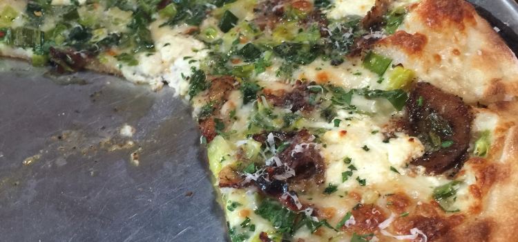 Farina Alto Pizzeria & Wine Bar