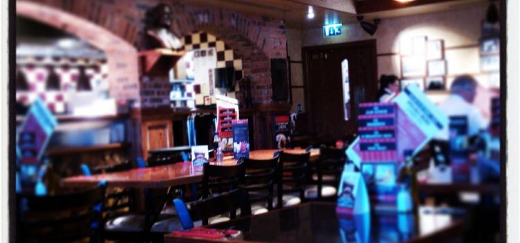 Frankie and Bennys