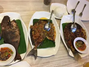 Daun Lada Galaxy Mall