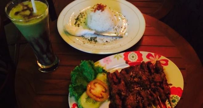 Roemah Koempoel Cafe & Resto