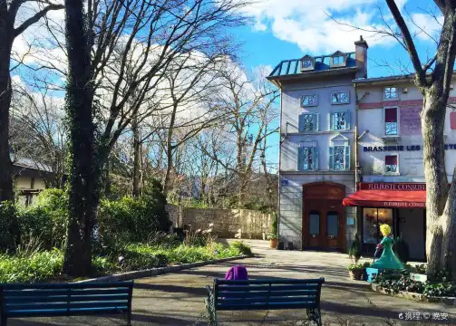 Hotels near Little Prince Museum