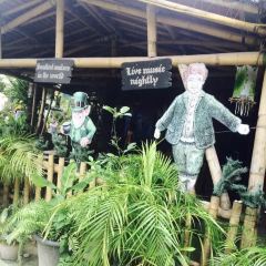 The Hobbit House 여행 사진
