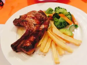 Macaron Cafe Bar & Restaurant