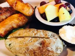 Willy T's Tavern & Grill