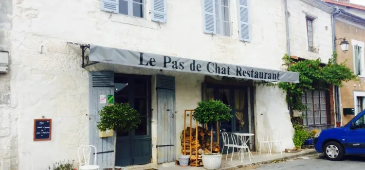 Le Pas de Chat Cafe Restaurant
