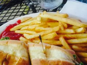 Bambooz Bar & Grill