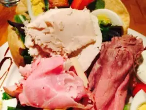 Salty's Pub & Bistro