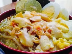 Soto ayam lamongan dan es teler Kedai Monk