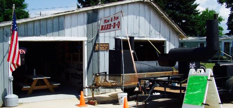 Maw & Paw Barr-B-Q