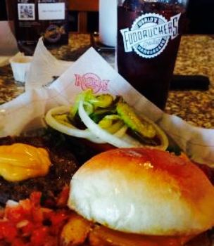 Fuddruckers