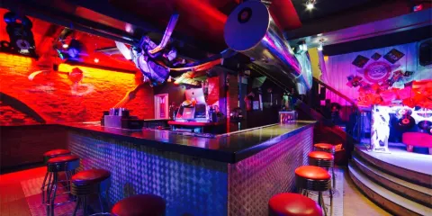 Le Take-Off Bar Lounge Club