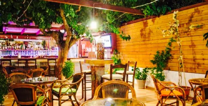 IRAKLIS Taverna & Open Bar