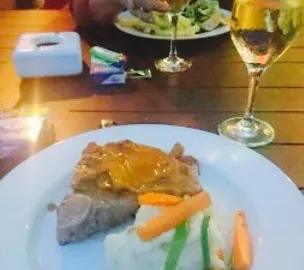 The Retreat Seaside Sports Bar & Resort in วานูอาตู