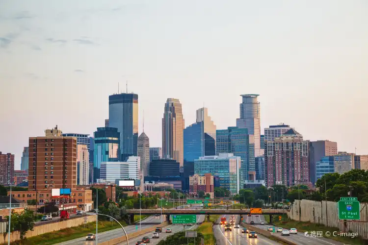 Hotels near The Commons