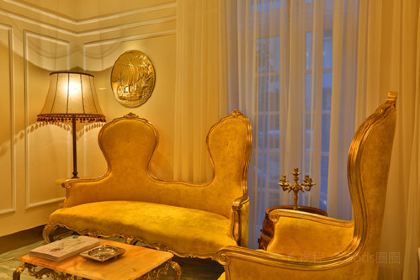 Hong Kong Long Feng Lou ( Ju Lu Road )