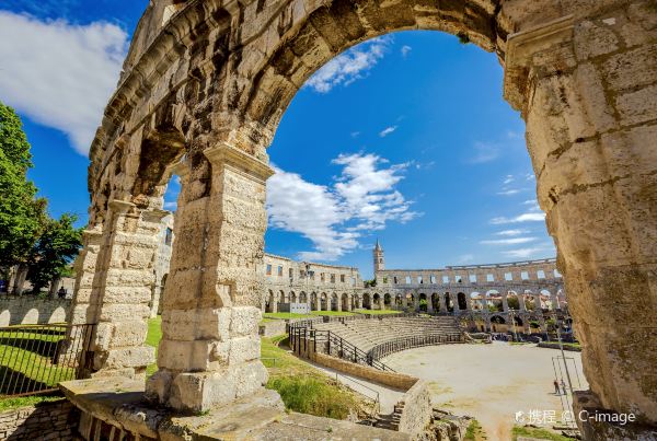Voli da Timisoara per Pula