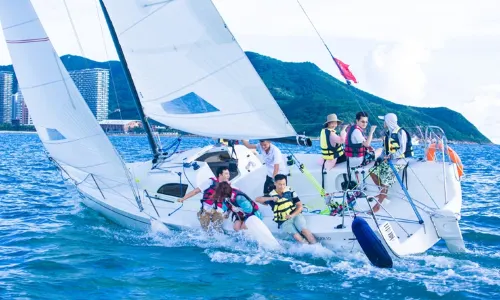Sailing in Sanya