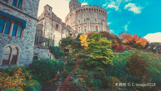 ウィンザー城とケンブリッジ大学日帰りツアー【オックスフォード大学代替訪問付き中国・英国エクスプレスI旅程】