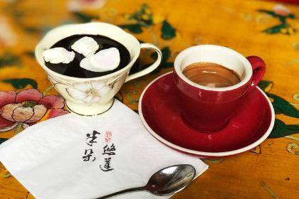 半朵悠莲咖啡馆(宏村店)