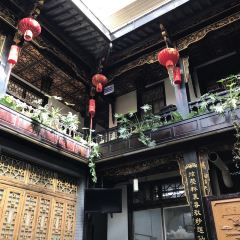 Ai Ruo Chun (KunMing JinBi Park) 여행 사진