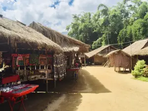 長頸族村