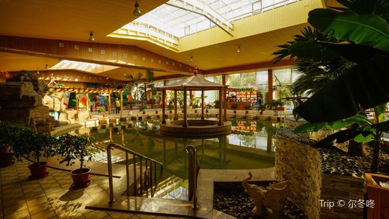 Shennong Hot Spring Resort