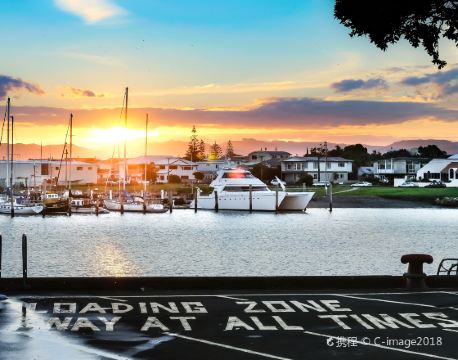 納皮爾 自由行套票