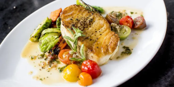 Sur Restaurant & Lounge