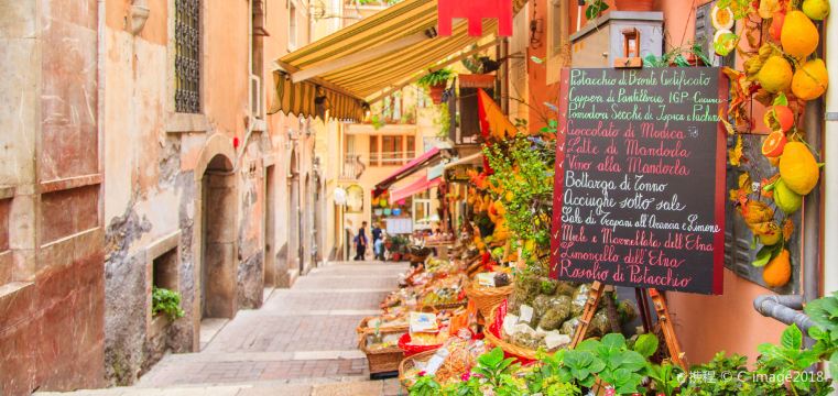 タオルミーナ観光ガイド2026年：人気スポット、グルメ、ホテル、天気