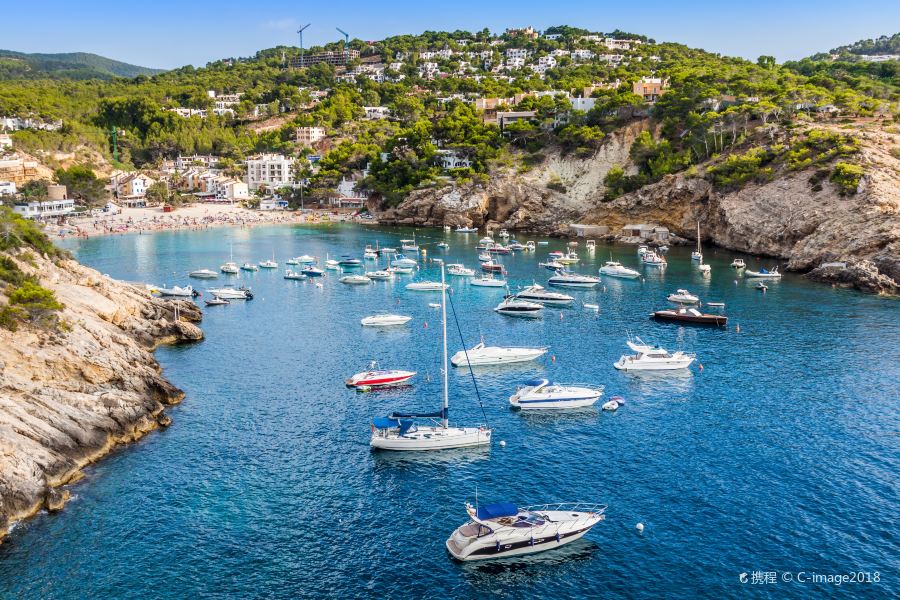 Kelowna to Ibiza Flights