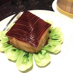 SU YAN User Photo