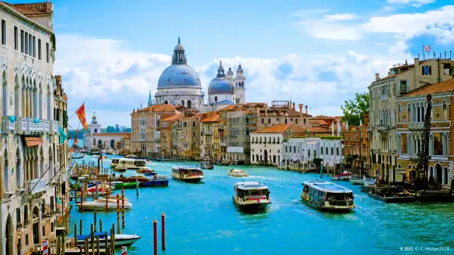 Hotels near Grand Canal