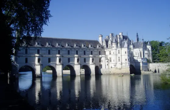 盧瓦爾河谷+香波堡+安布瓦城堡+舍農索城堡一日遊