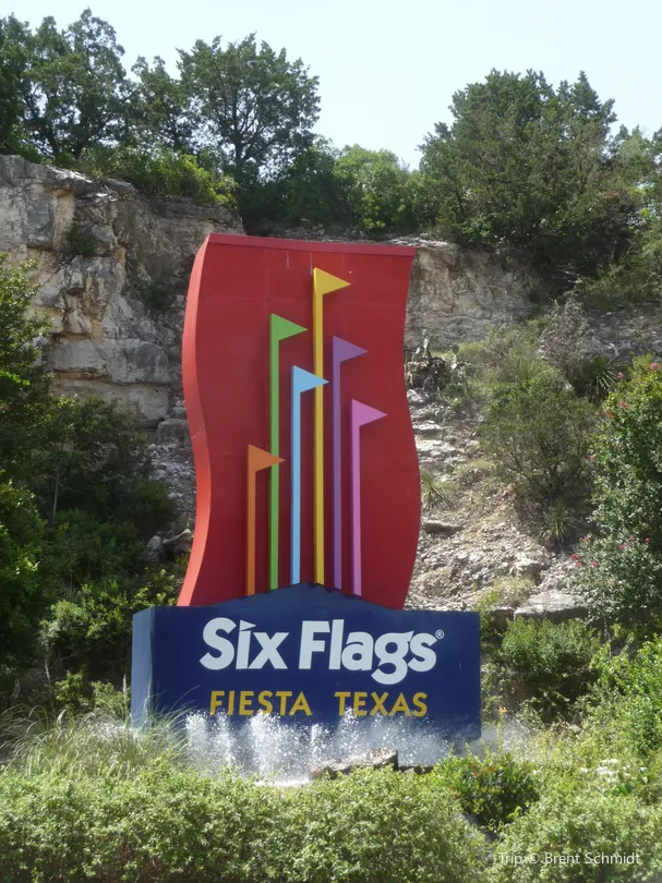 3_Six Flags Fiesta Texas