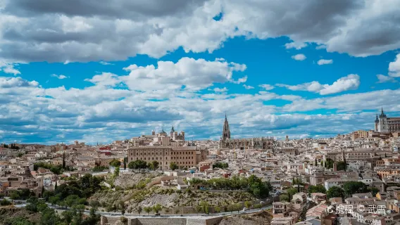 Gita di un giorno a Toledo e Segovia da Madrid, Spagna (include biglietto d'ingresso l'Alcazar e la Cattedrale)