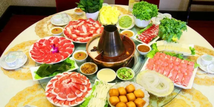 烏蘭布統龍騰山莊餐廳