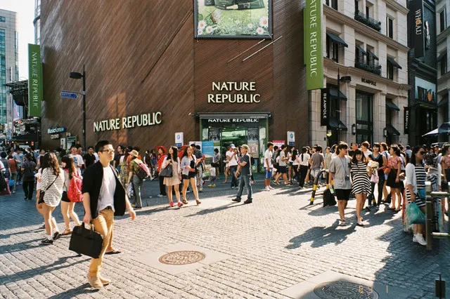 Seoul's 8 Top Commercial Areas That the Shopper in You Won't Want to Miss