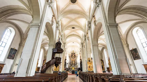 Court Church of St. Leodegar