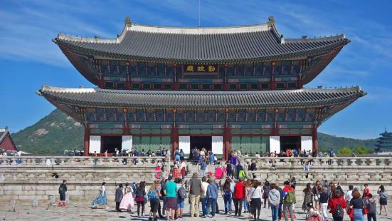 首尔景福宫的勤政殿是朝鲜王朝时期，朝鲜国王处理政务，接见时臣