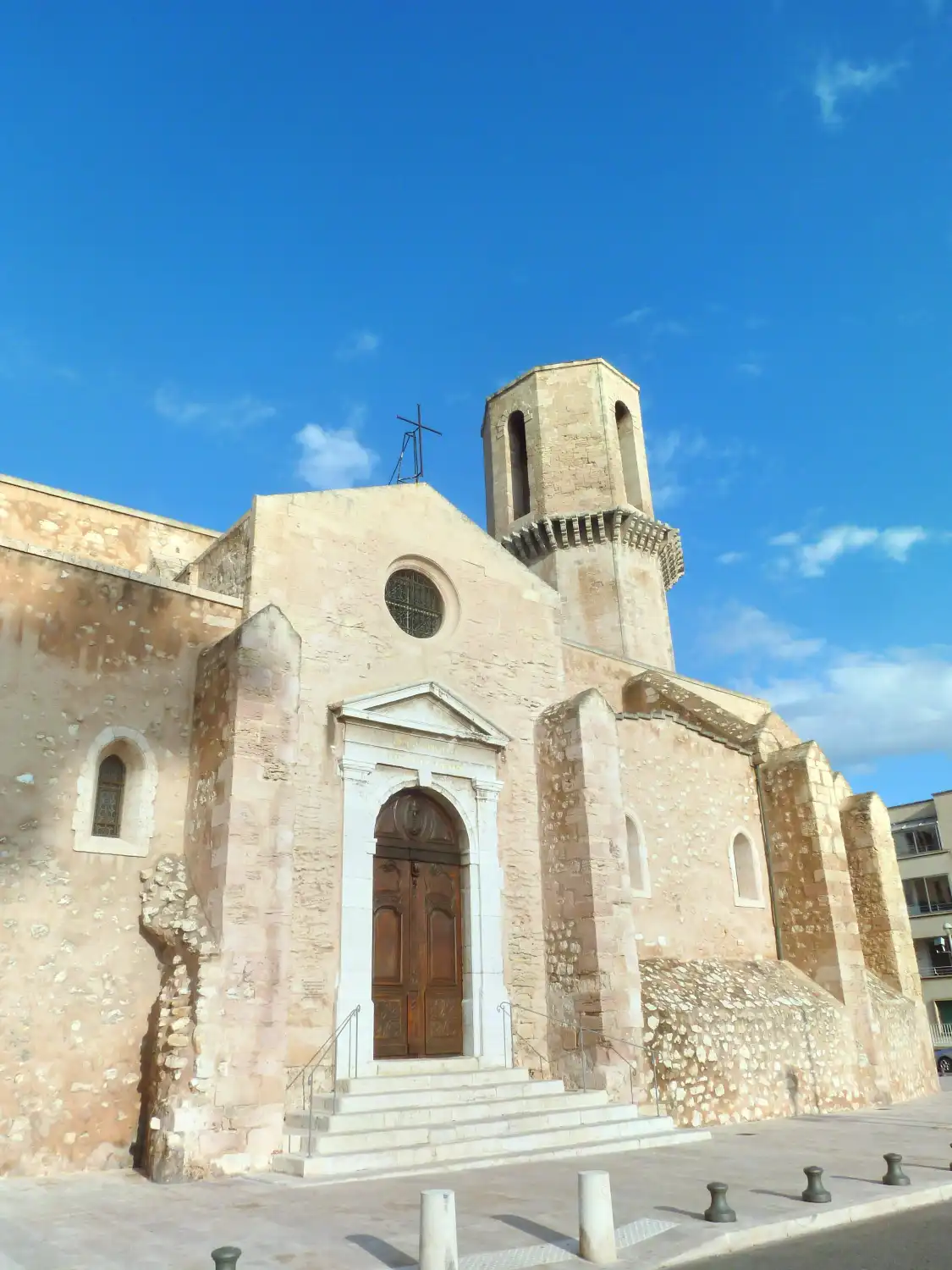Hotels near Église Saint-Laurent