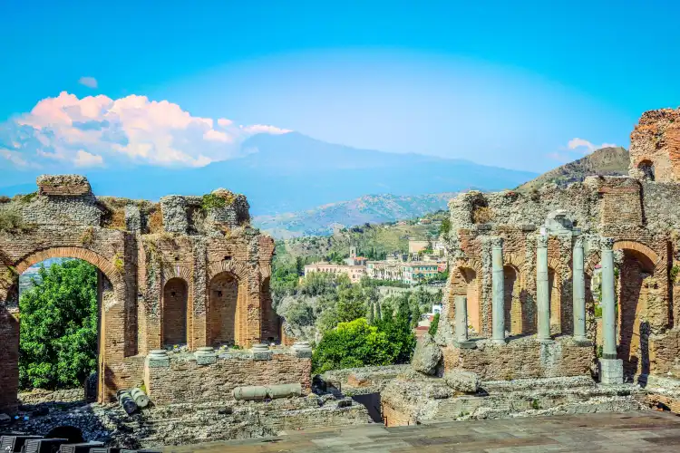 Hotels near Greek - Roman theatre