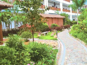 Linyu Huaxi Hot Spring Holiday Resort