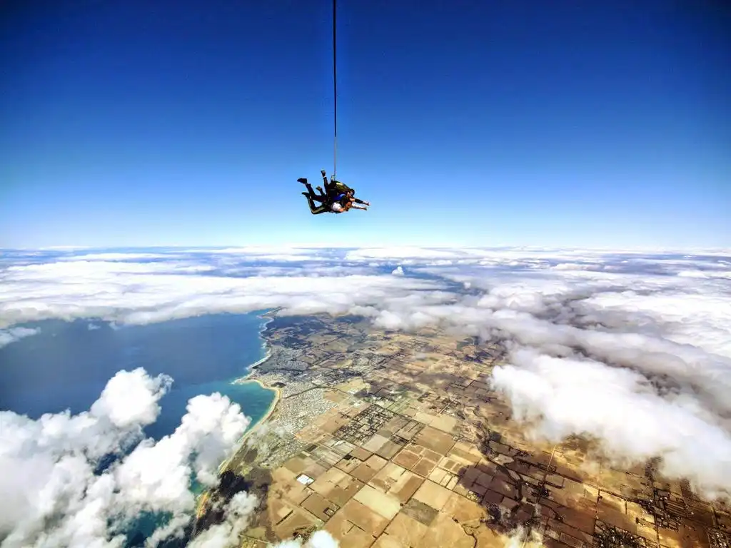 Hotels near Skydive Cairns