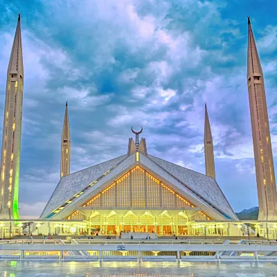 Hotels in Karachi With Parking