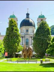 Holy Trinity Roman Catholic Church