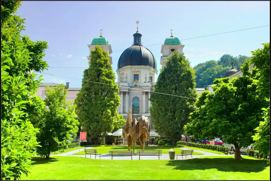 Holy Trinity Roman Catholic Church