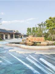 Daqian Swan Bay Hot Spring