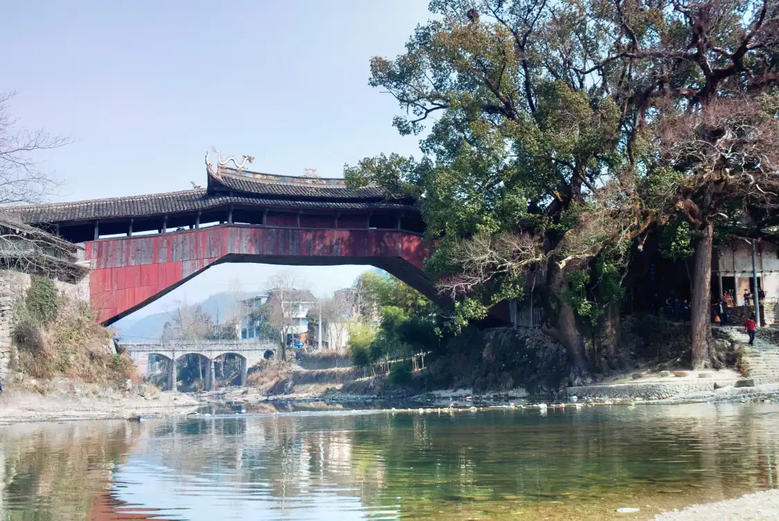 Hotels near Beijian Bridge